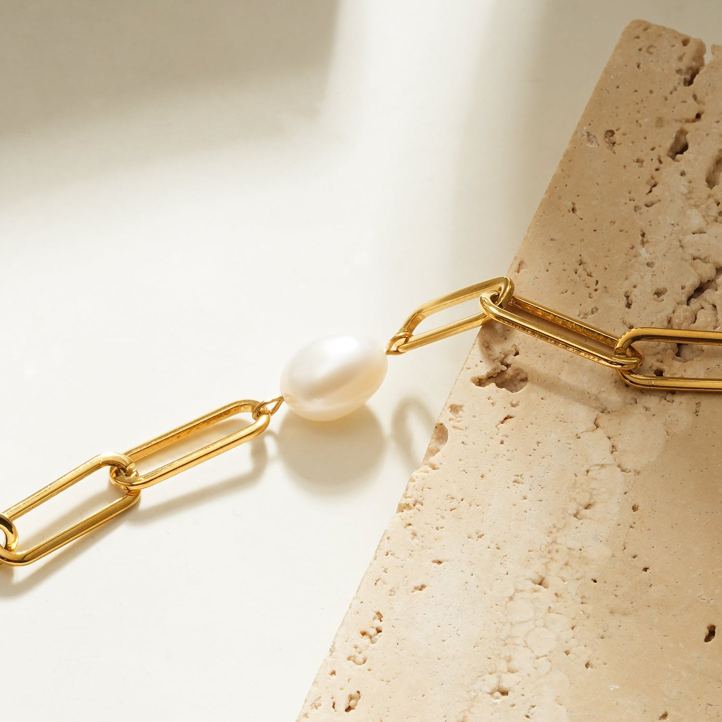TIMEA Bracelet: Gold Paper Clip Chain Bracelet featuring a Single Freshwater Pearl