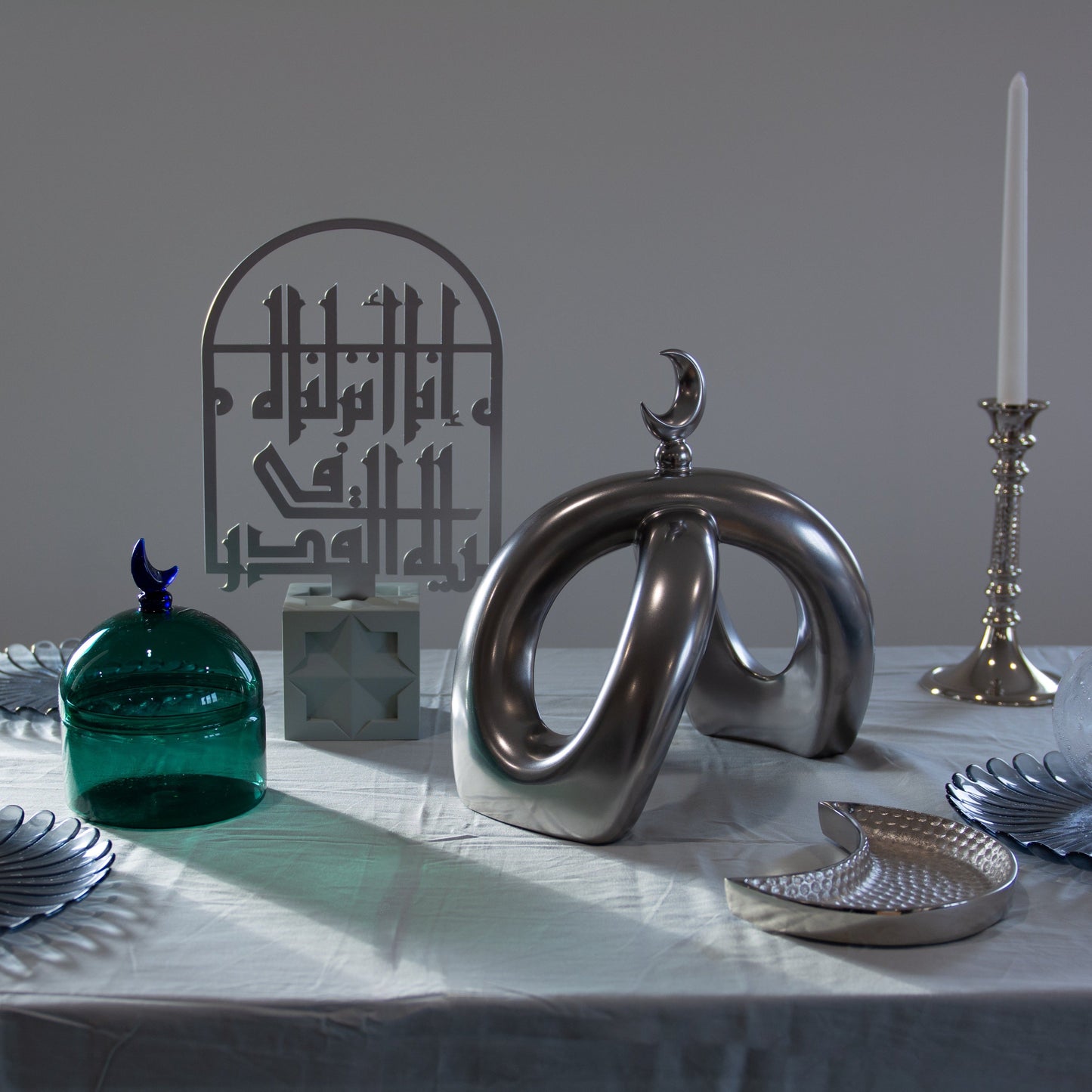 Crescent Knot Sculpture: Chrome