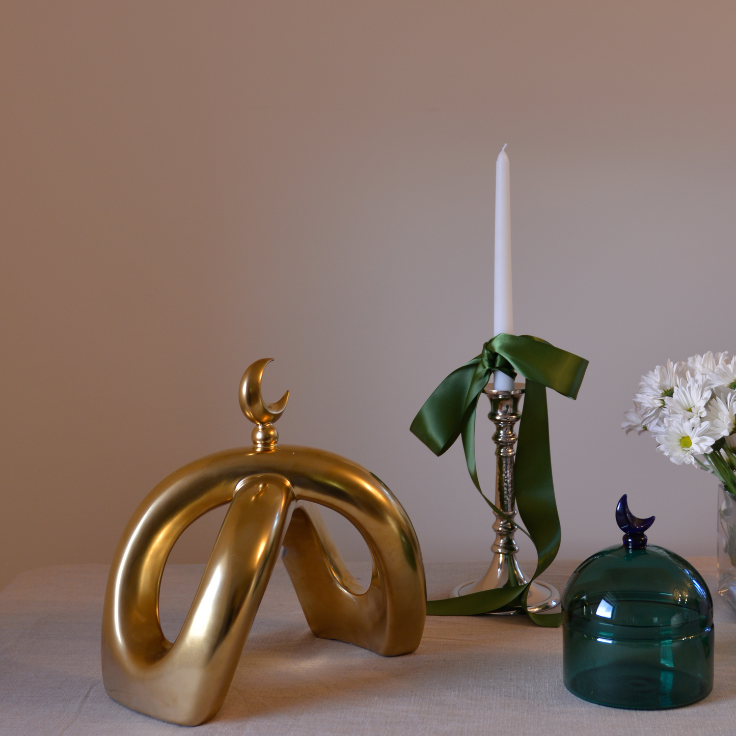 Crescent Knot Sculpture: Rustic Gold