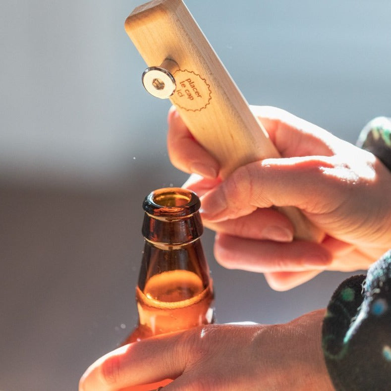 Décapsuleur ergonomique "Le d-Cap"