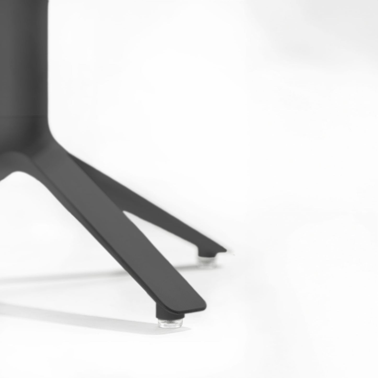 EEX Round Dining Table<br> Indoor & Outdoor Use