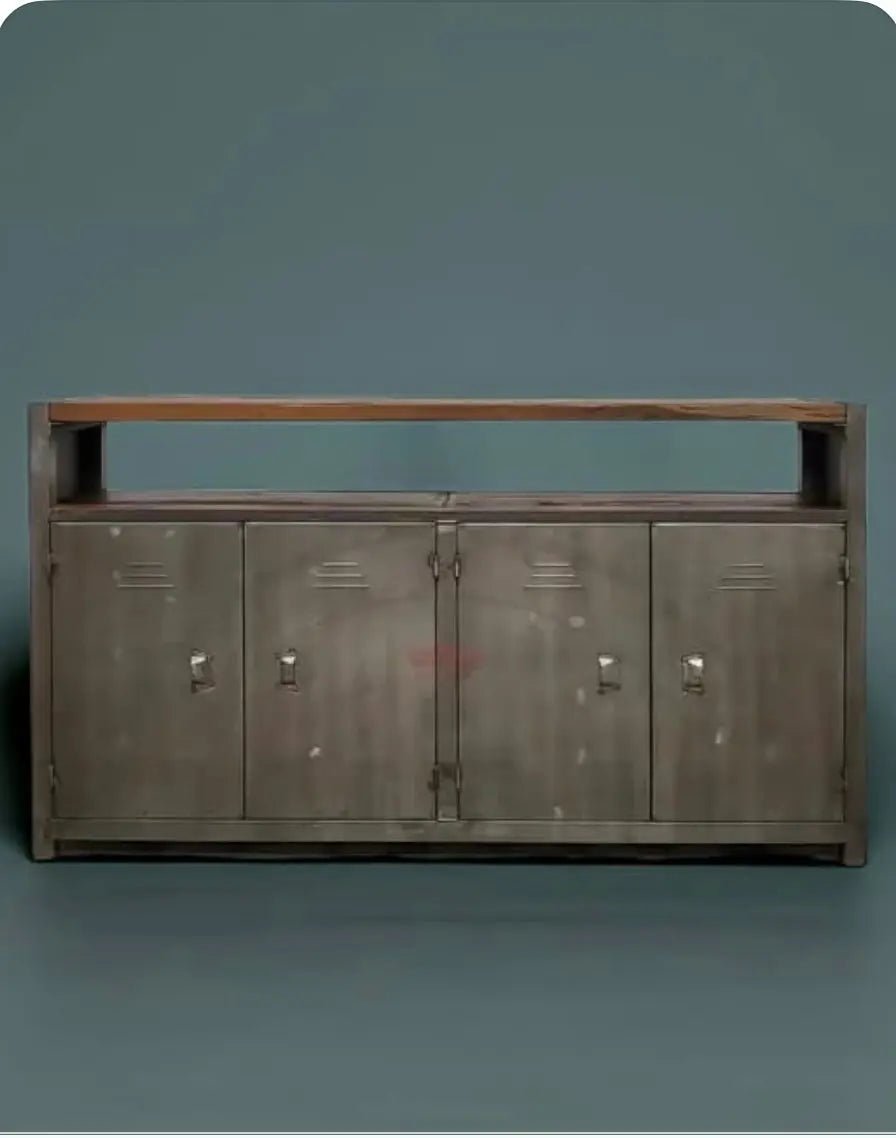 Buffet industriel en bois recyclé et acier brut