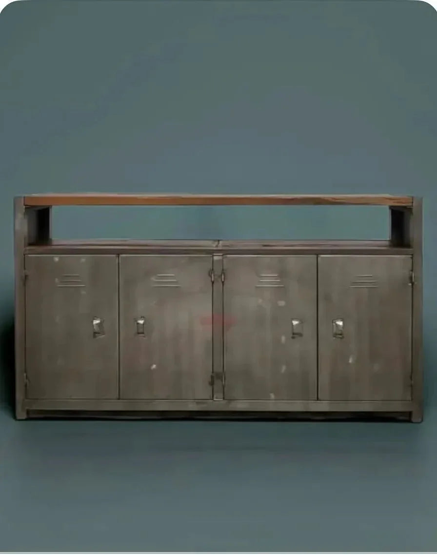 Buffet industriel en bois recyclé et acier brut