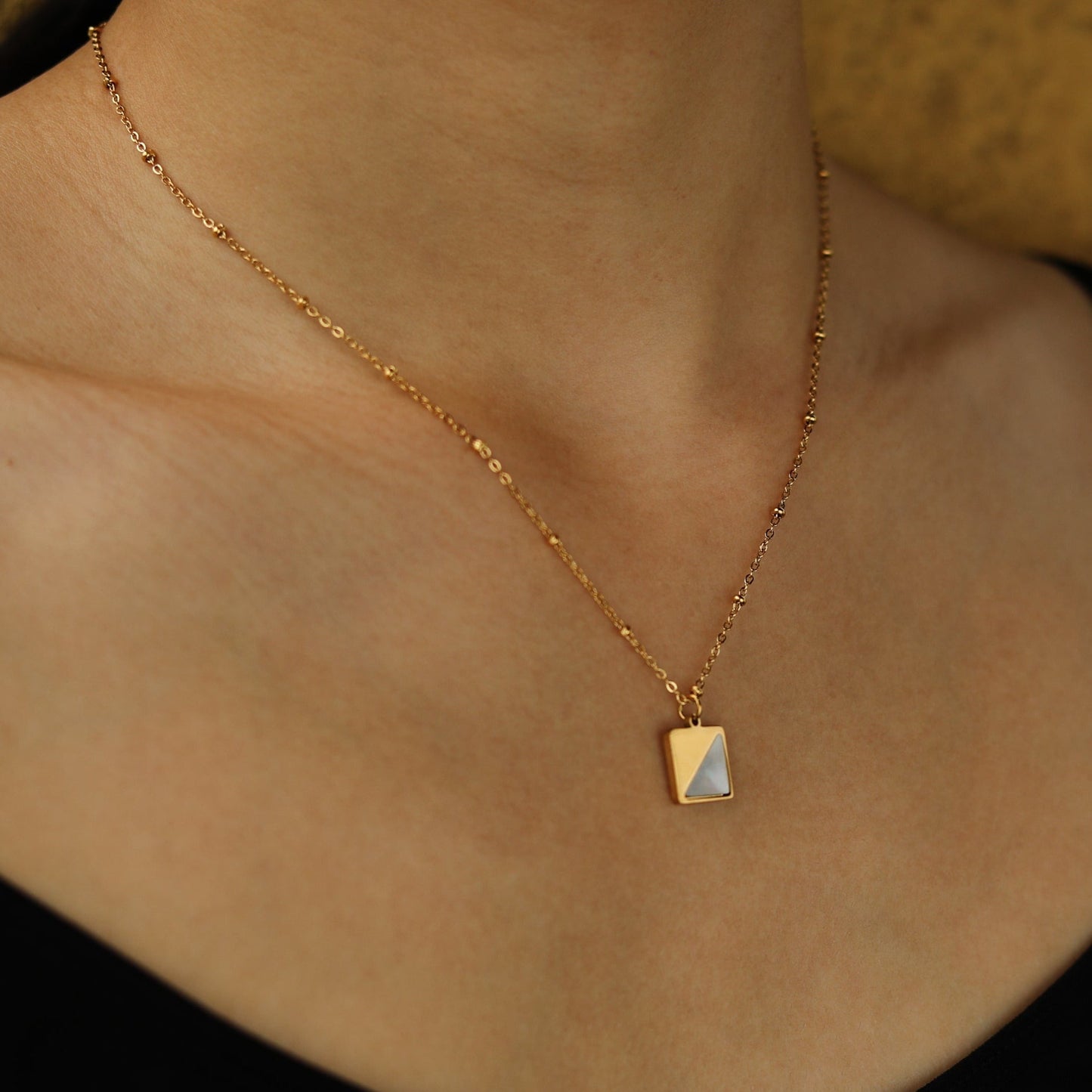 ELU Minimalist Metal & Shell Square Pendant Necklace