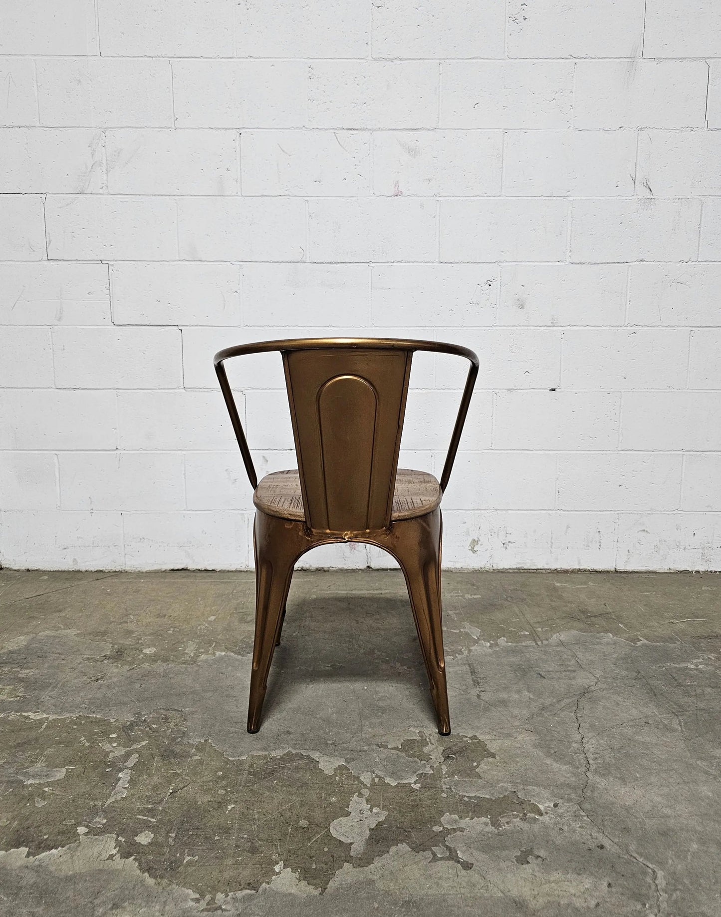 Ensemble de 2 Chaises Industry en acier Dorée et siège en bois de manguier