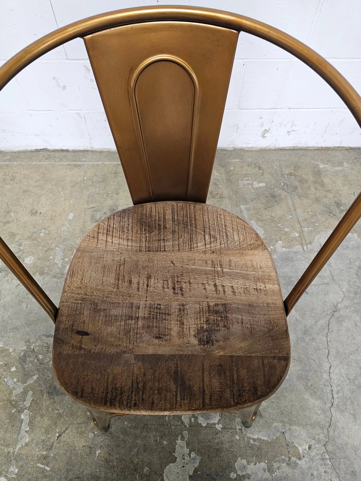 Ensemble de 2 Chaises Industry en acier Dorée et siège en bois de manguier