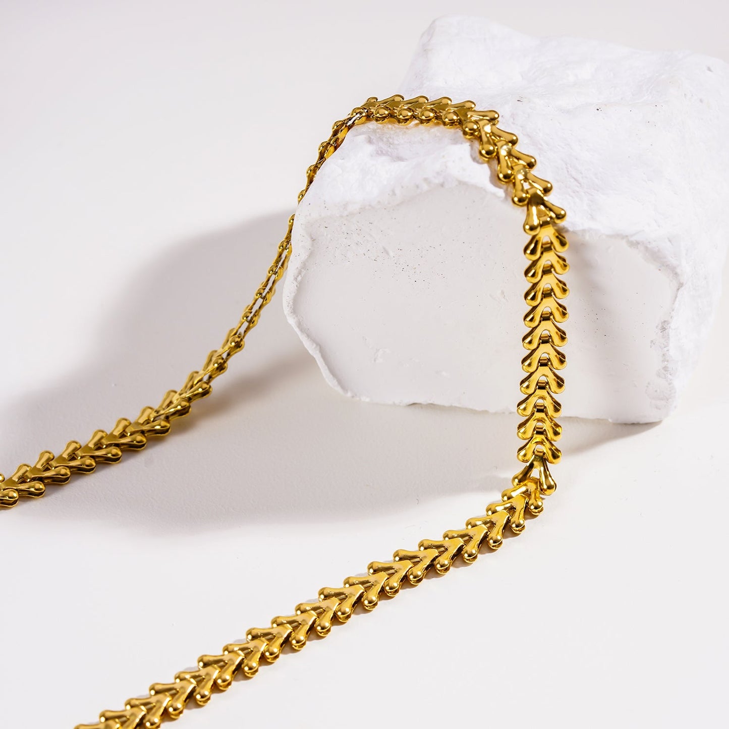 FRANKIE:  Vintage-Inspired Linked Abstract Crest Chain Necklace