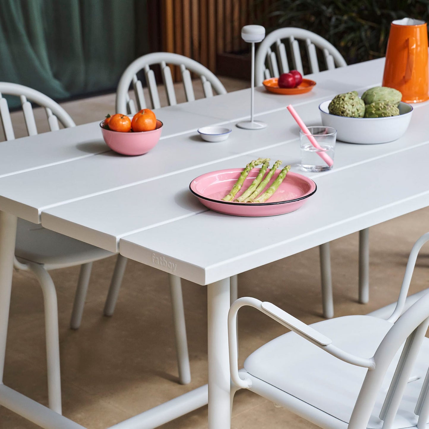 Fred's Table<br> 6 to 8-places