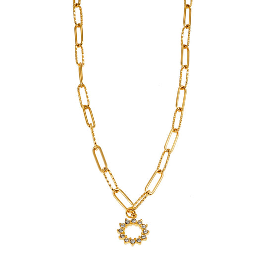 FRETTA: Radiant Star Shaped Pendant Zirconia Paper-Clip Chain Necklace in Gold.
