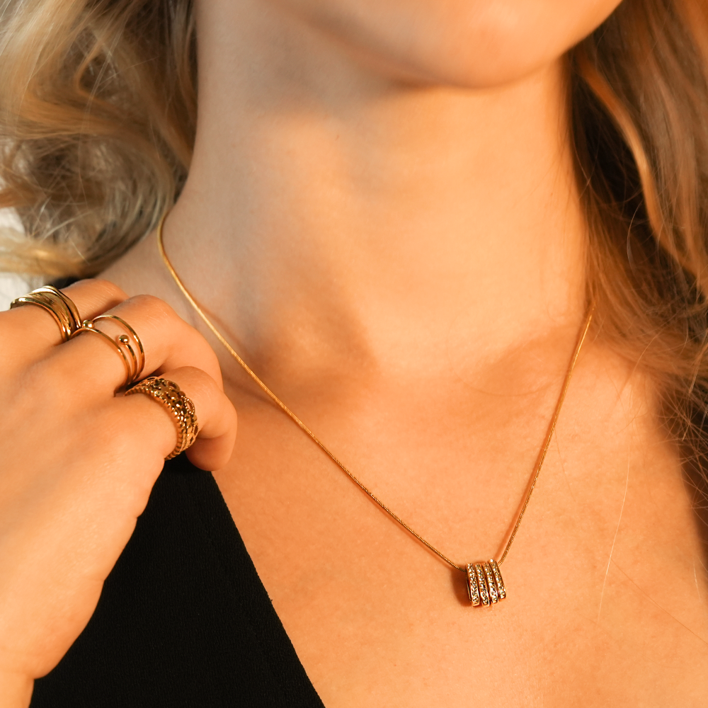 GARNA Gold: Mini Snake-Skin Chain with Zirconia-Adorned Oval Shaped Charms