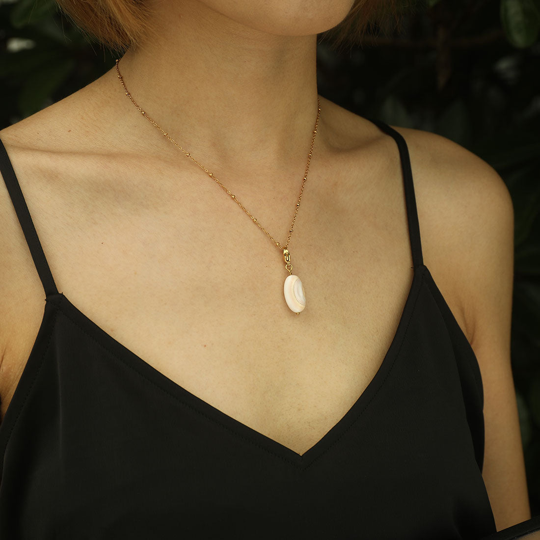 AVERY Charm Necklace Gold