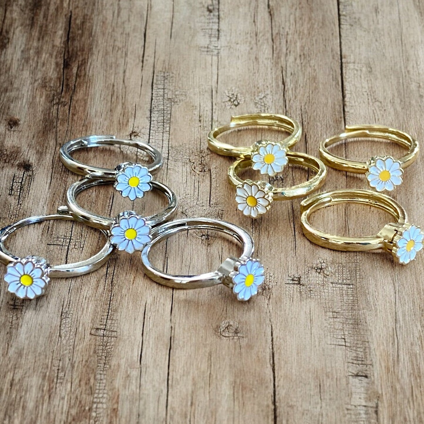 Daisy Fidget Ring – Adjustable Spinner Ring for Anxiety Relief