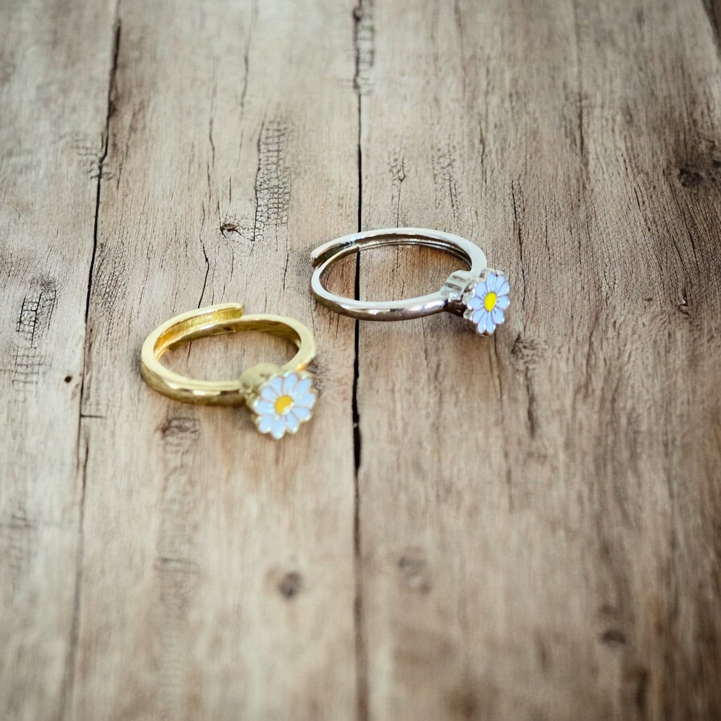Daisy Fidget Ring – Adjustable Spinner Ring for Anxiety Relief
