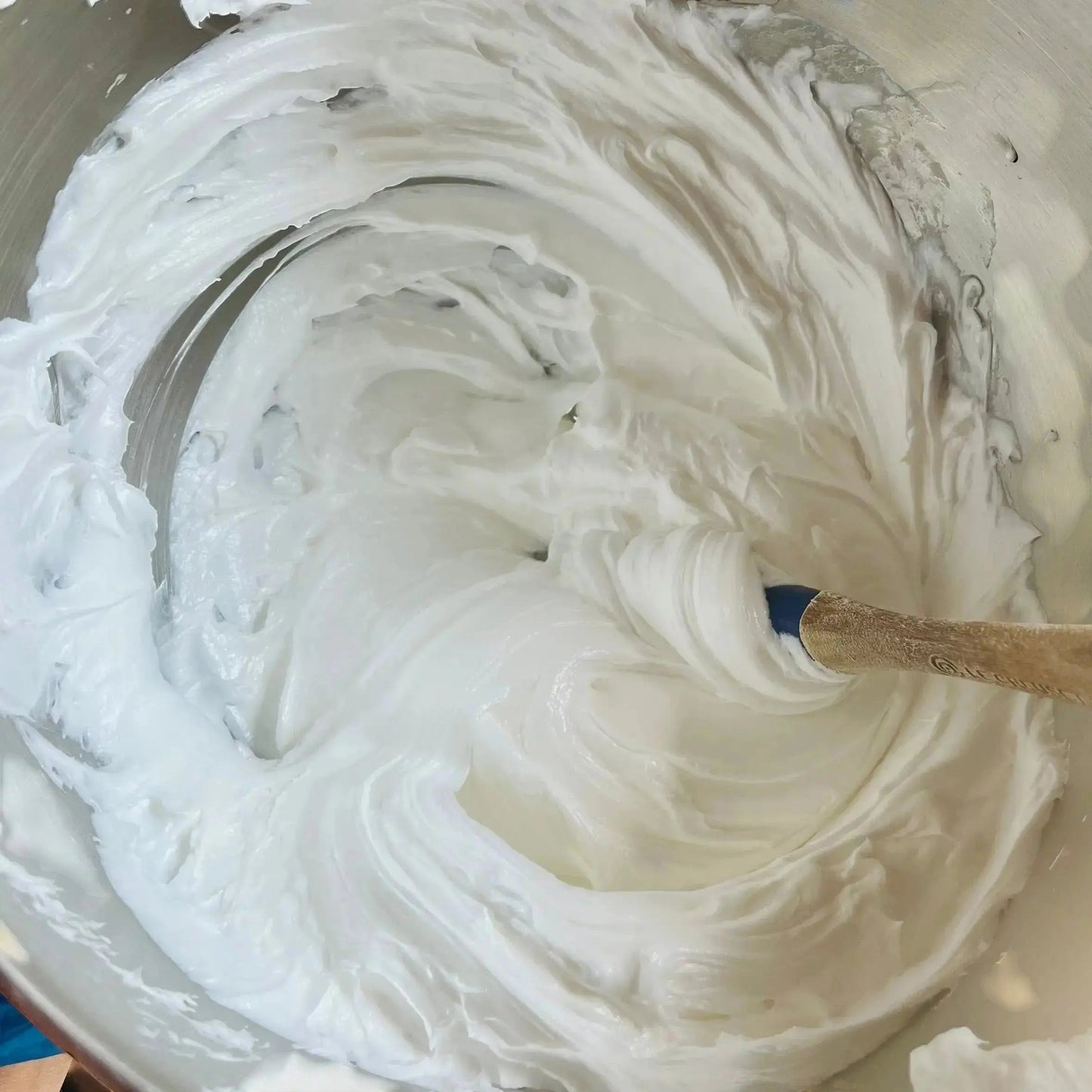 Savon fouetté ROXELANE pêches Bellini