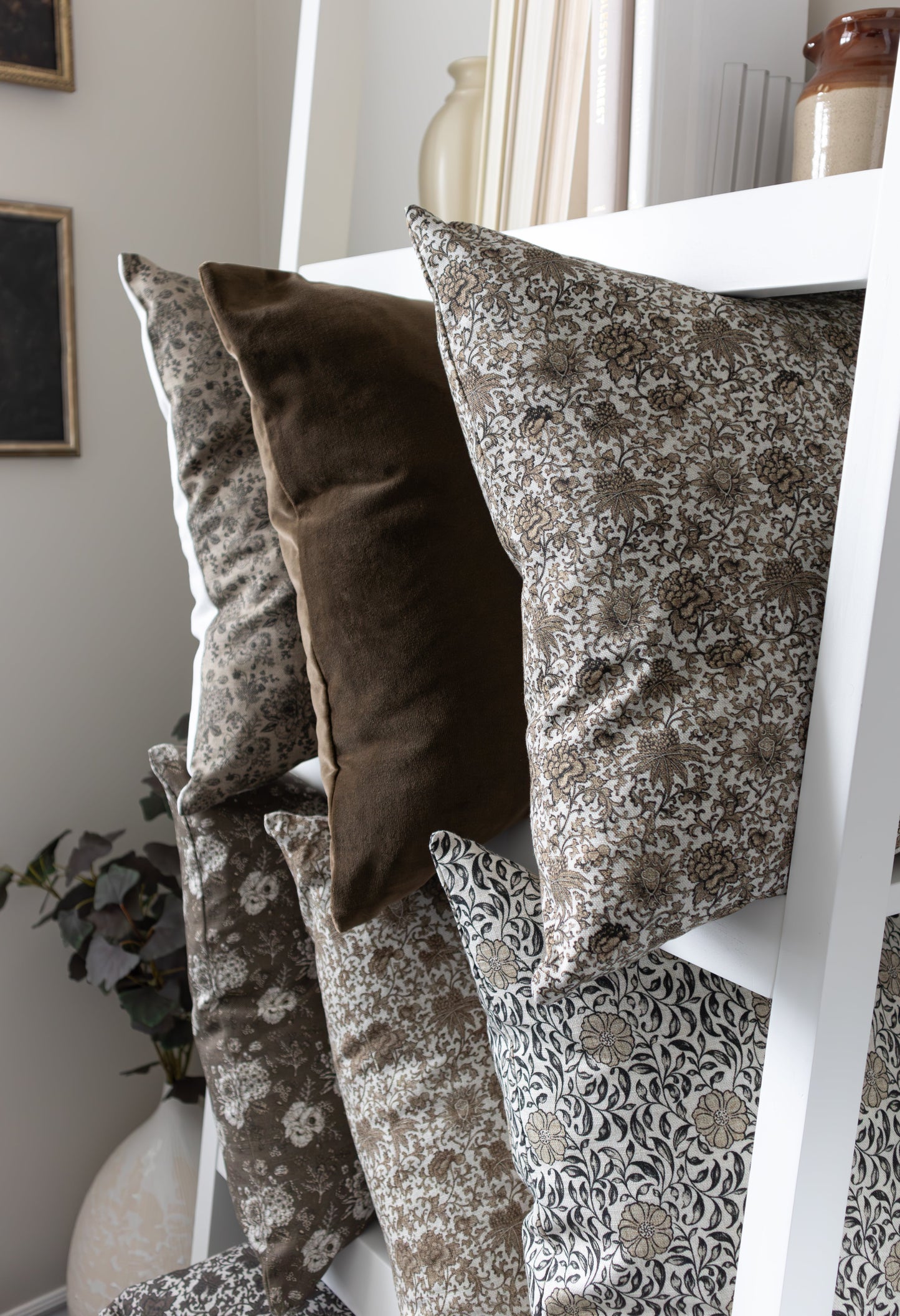 Olive | Velvet Pillow Cover