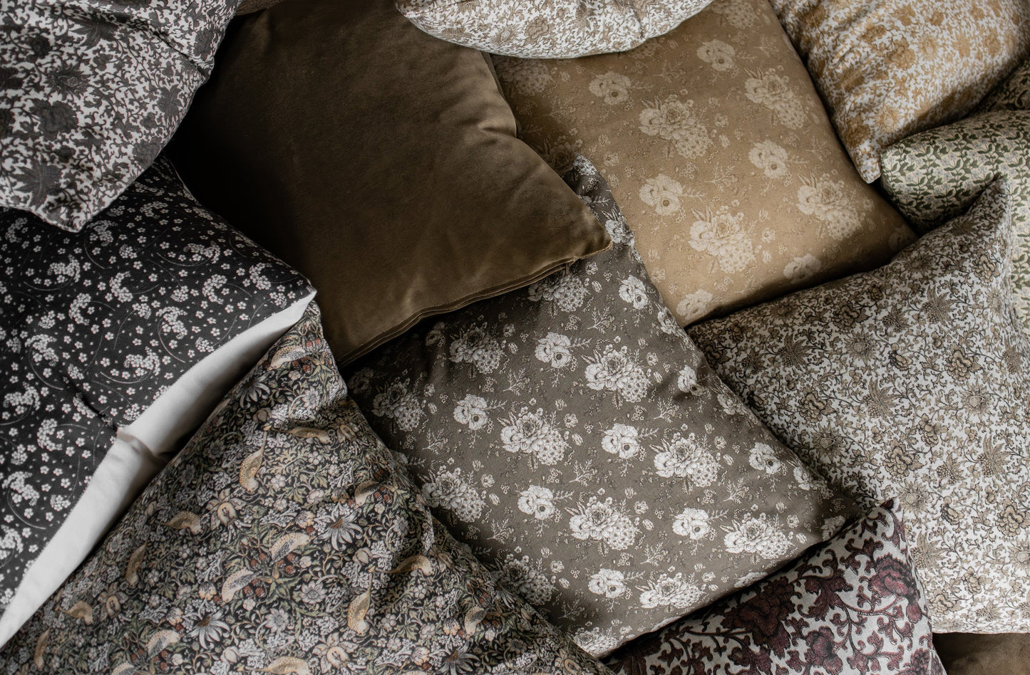 Eliora | Vintage Style Floral Pillow Cover