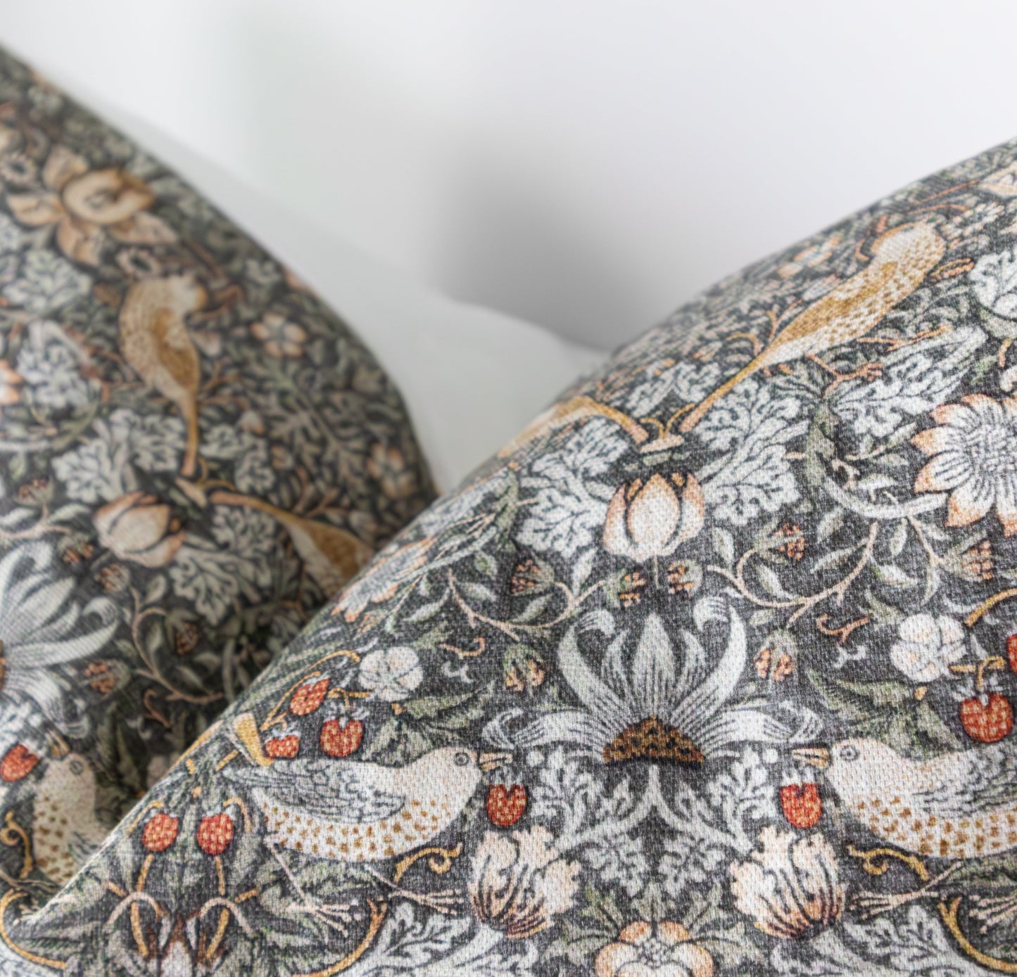 Thalia | Vintage Style Floral Pillow Cover