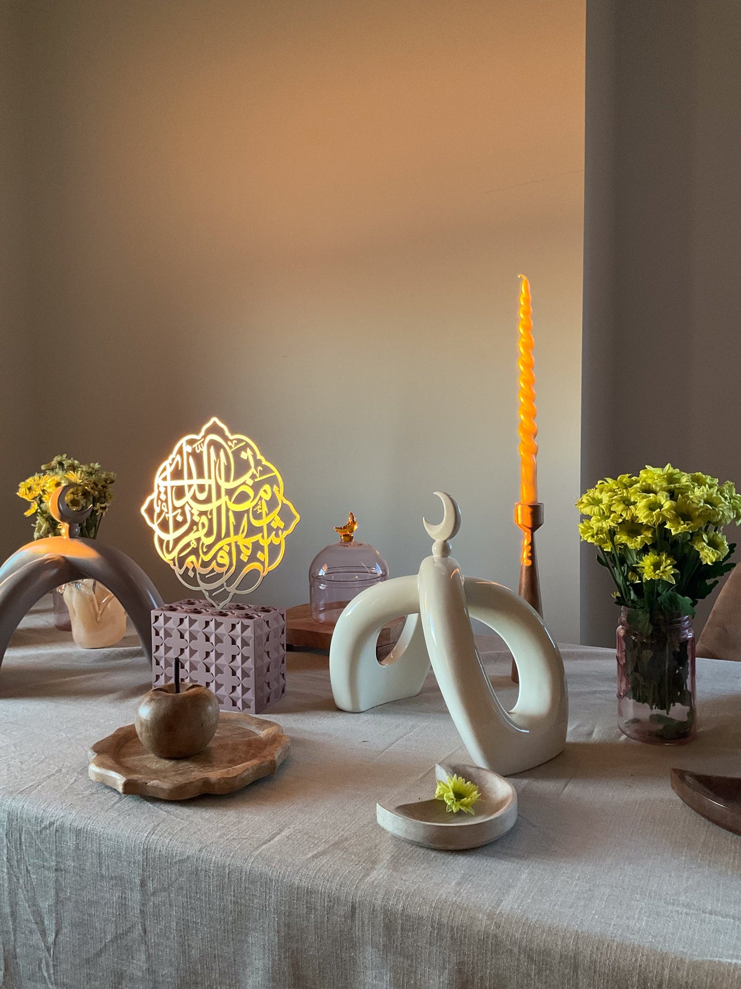 Crescent Knot Sculpture: Cream