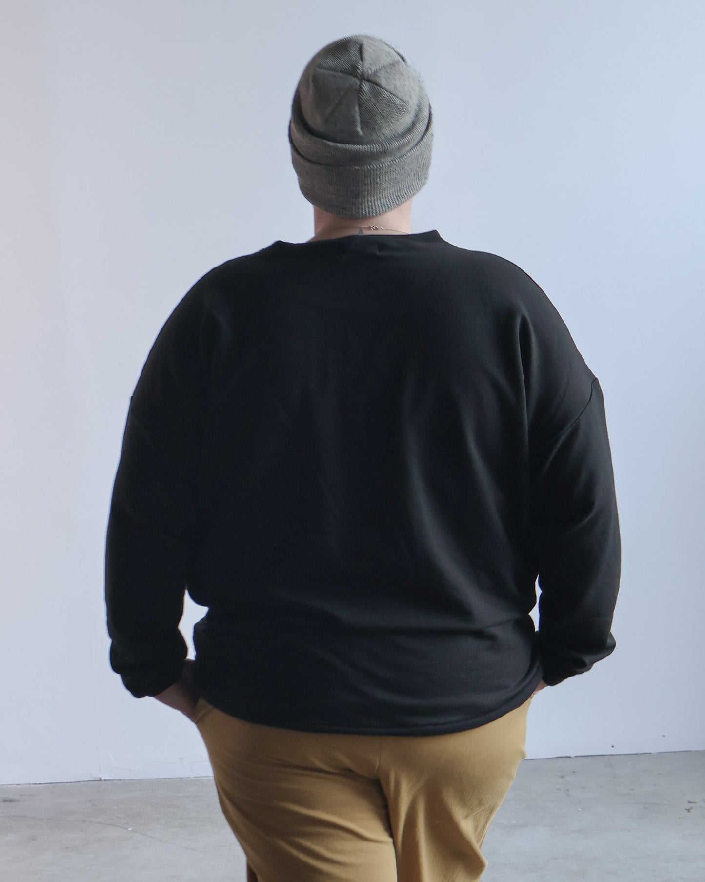 Le t-shirt à manches longues Easy Fit en noir