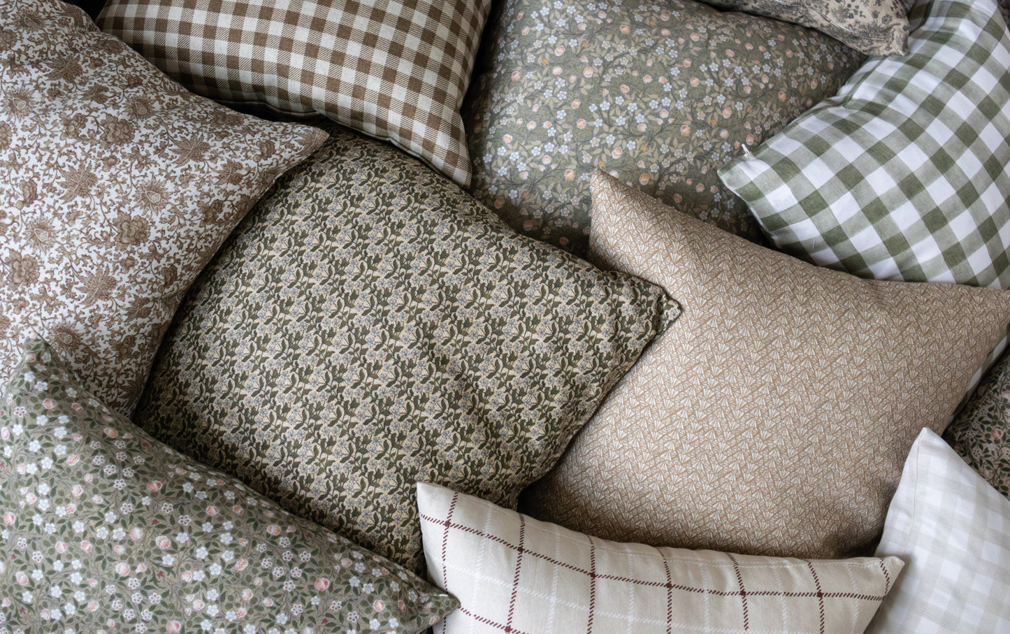 Isla | Green Floral Pillow Cover