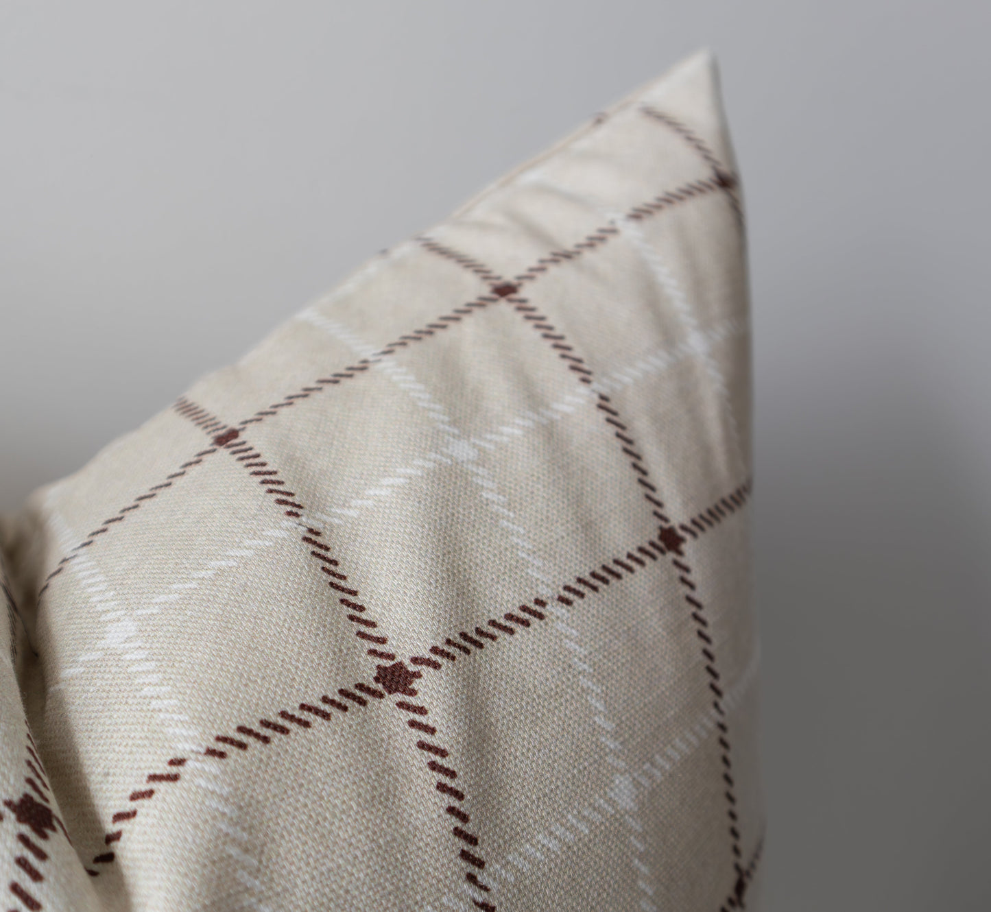 Niall | Neutral Interlock Geo Pillow Cover
