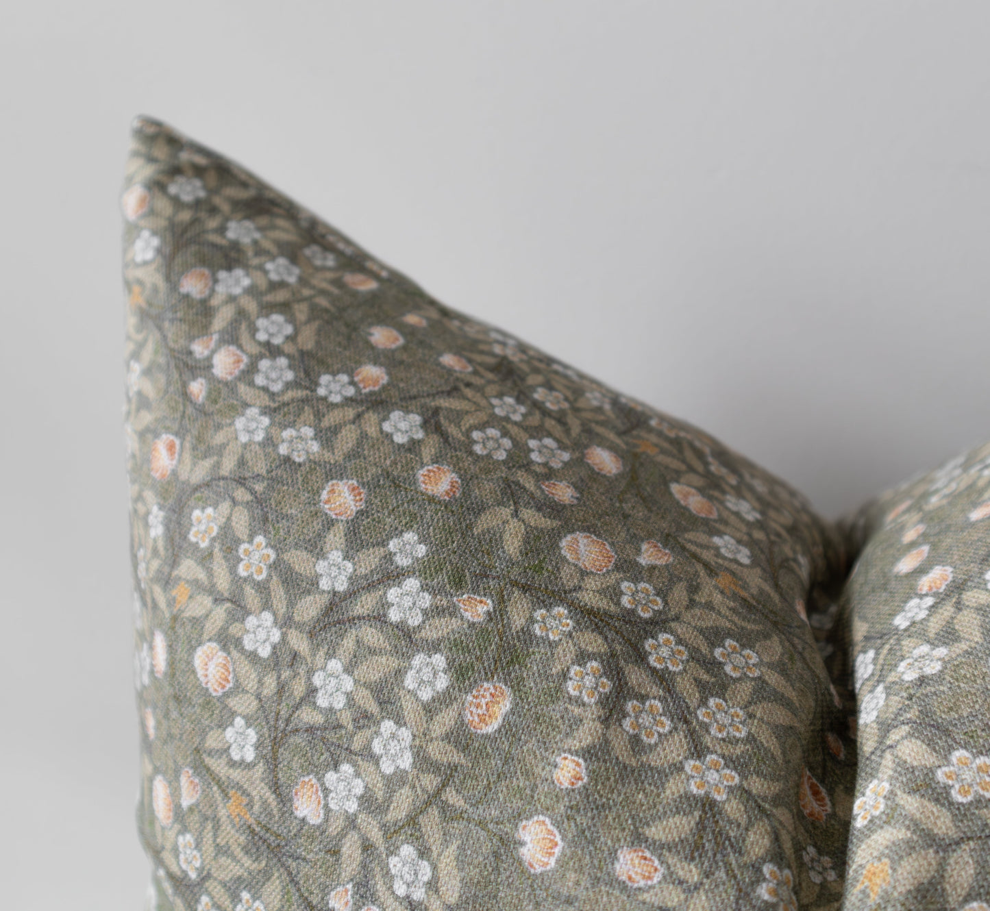 Isla | Green Floral Pillow Cover