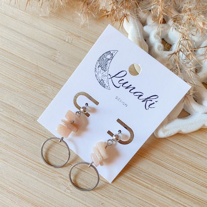 PITAKA | Boucles d'oreilles en pierre de soleil et acier inoxydable