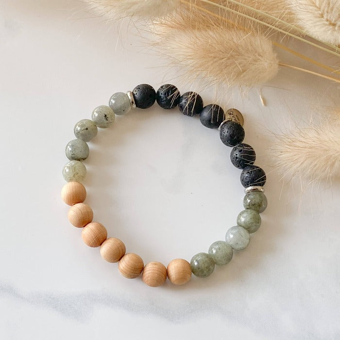 AILIS | Bracelet en labradorite, pierres de lave noire, bois de cèdre et acier inoxydable