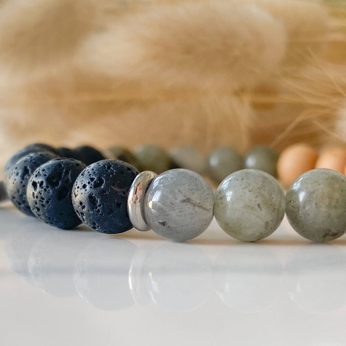 AILIS | Bracelet en labradorite, pierres de lave noire, bois de cèdre et acier inoxydable