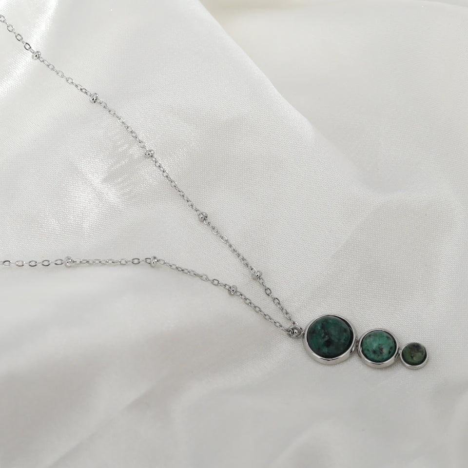 INDY: 3-Stone Pendant Silver Necklace