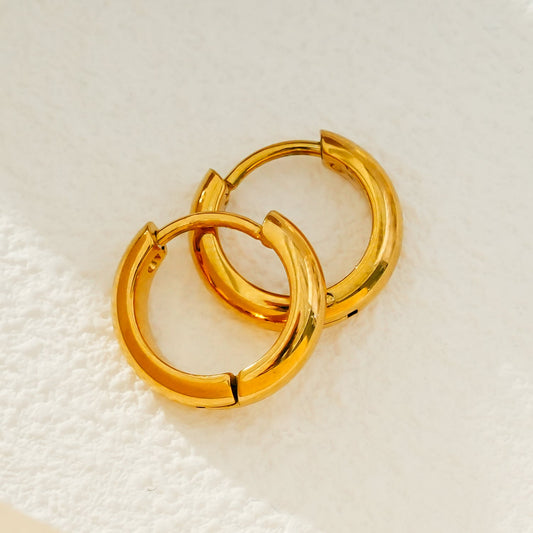 JAANBERG Gold: Mid Width Smooth Finish Mini Hoops for Day-to-Night Elegance