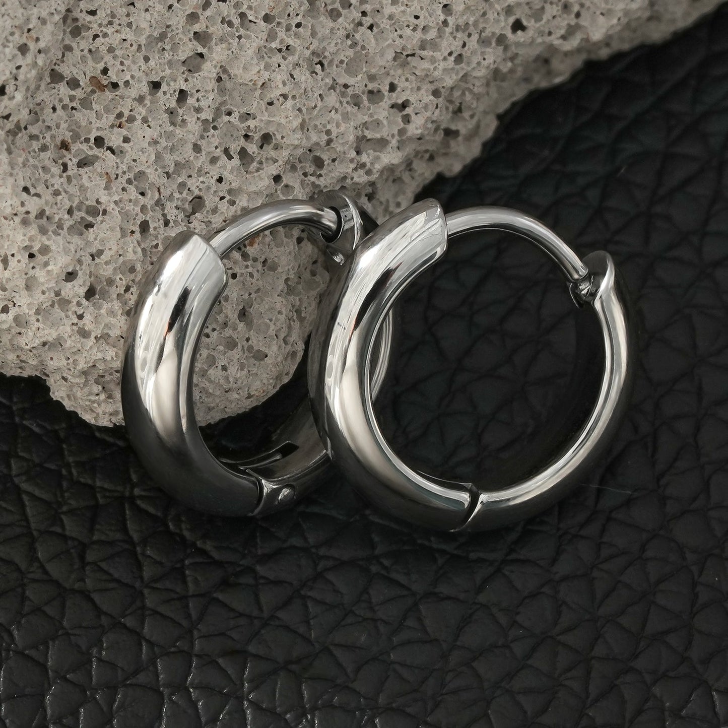 JAANBERG Silver: Mid Width Smooth Finish Mini Hoops for Day-to-Night Elegance