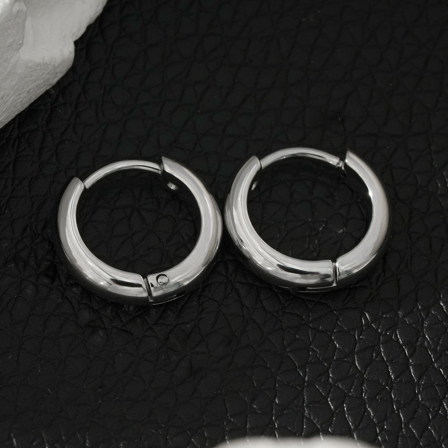 JAANBERG Silver: Mid Width Smooth Finish Mini Hoops for Day-to-Night Elegance