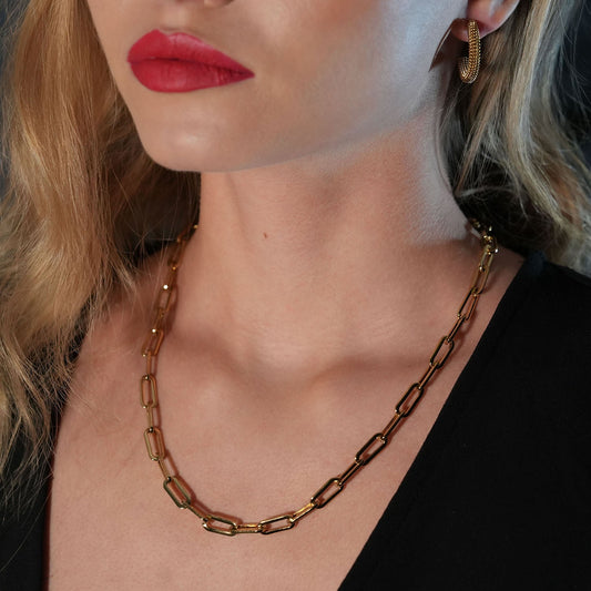 BAYSWATER 22": Contemporary Paper Clip Gold Chain Necklace
