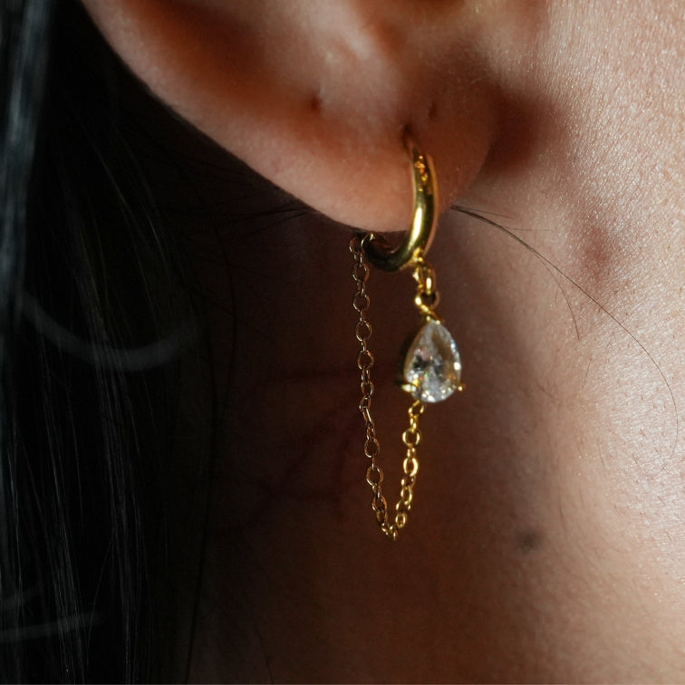 KAZUKA: Hoop Earrings with Pear-Shaped Zirconia Charm and Dainty Chain