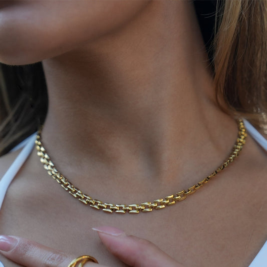 Style KOVVUR: Retro Twin Chain Necklace in Gold