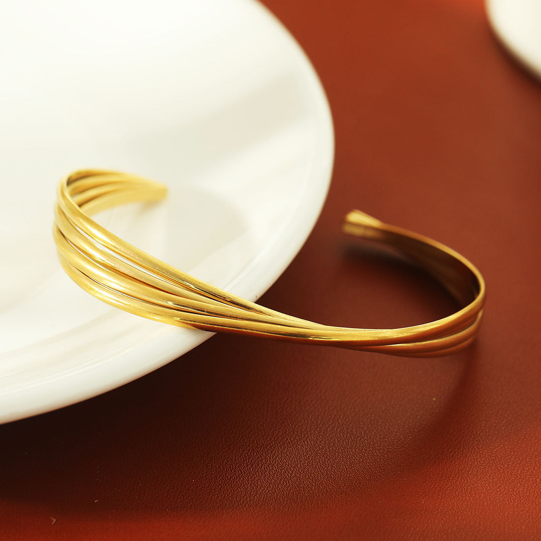 LIVIA Gold: Geometric Lines Bracelet