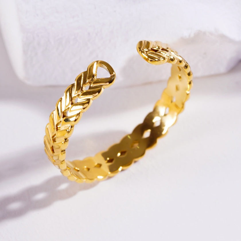 LUCAS: Double Stacked Herringbone Design Textured Ring