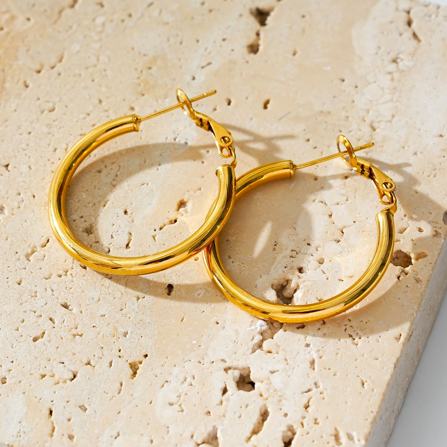 MICHI: Mid-Width Essential Hoop Earrings Gold Size B (2.5cm)