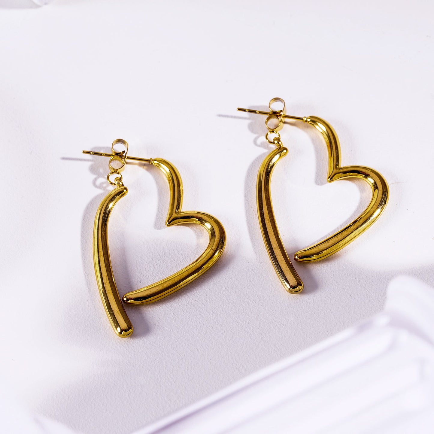 MOMOKA: Abstract Heart Shaped Detachable Hoop Earrings