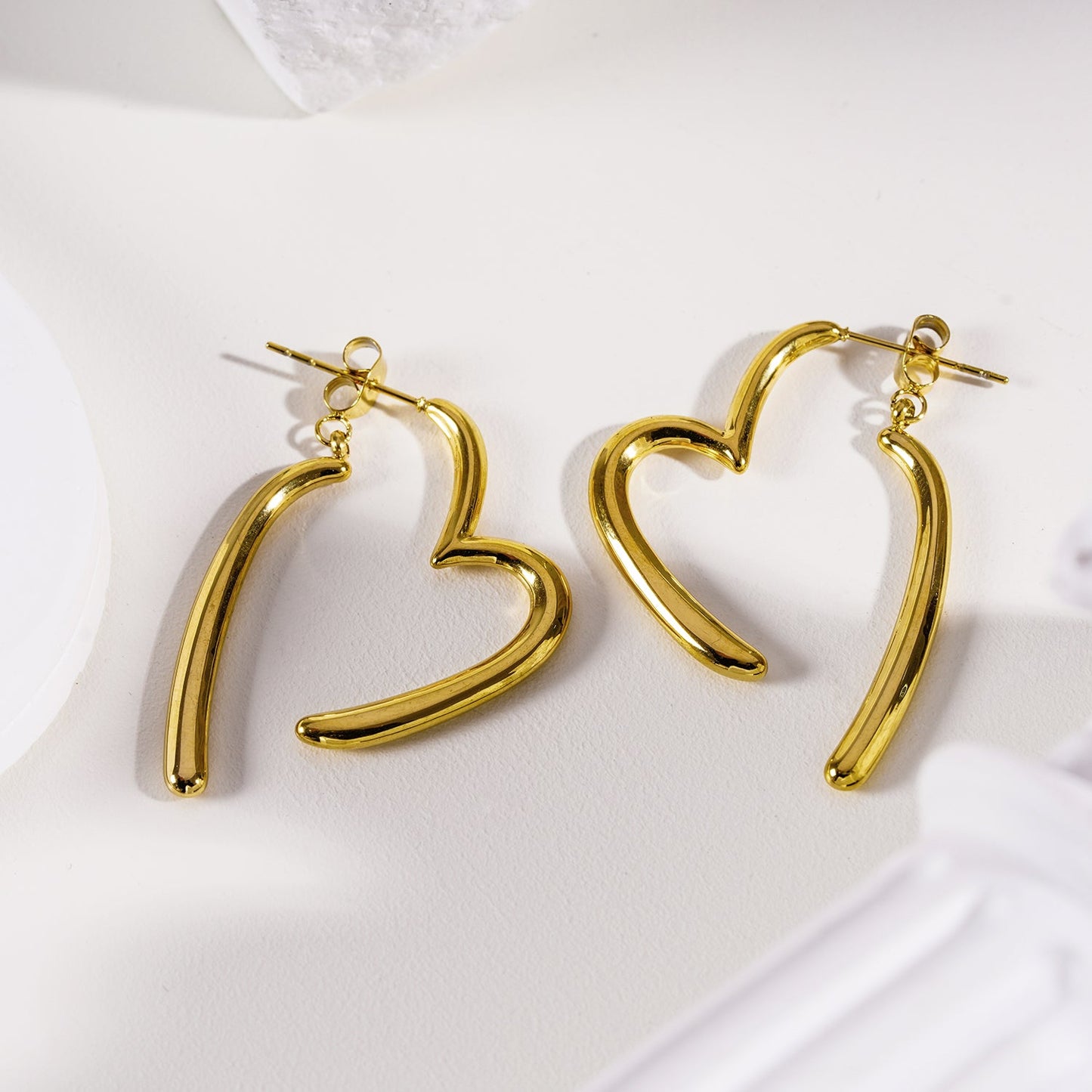 MOMOKA: Abstract Heart Shaped Detachable Hoop Earrings
