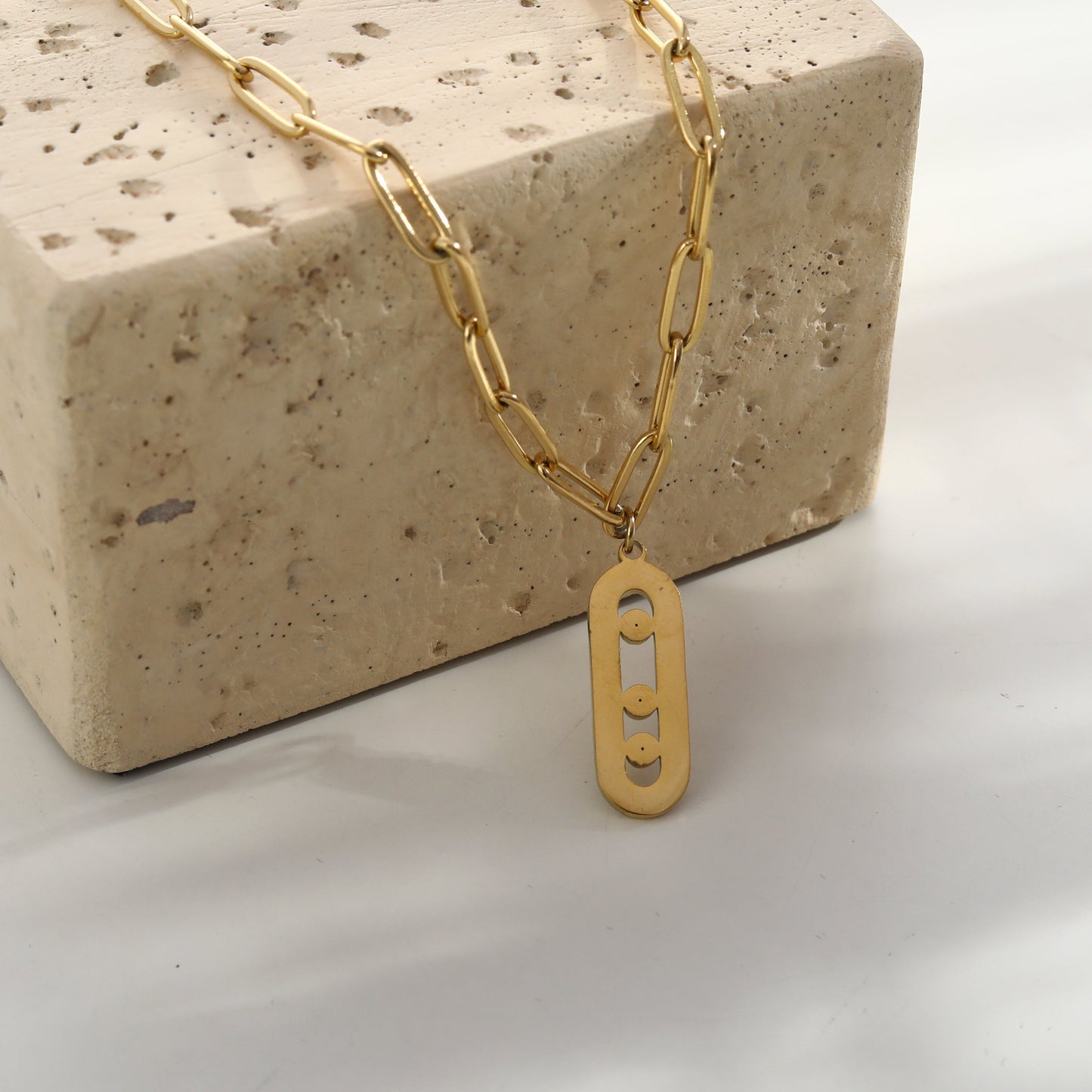 MORNA Paper Clip Chain with Zirconia Accented Geometric Pendant Gold
