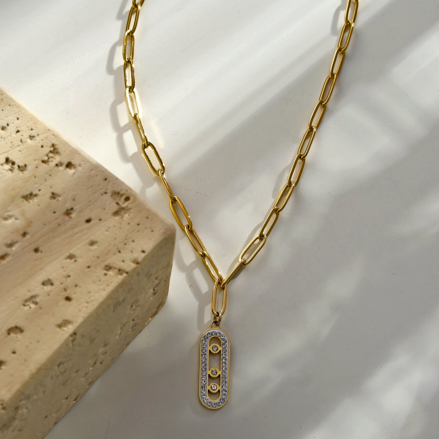MORNA Paper Clip Chain with Zirconia Accented Geometric Pendant Gold