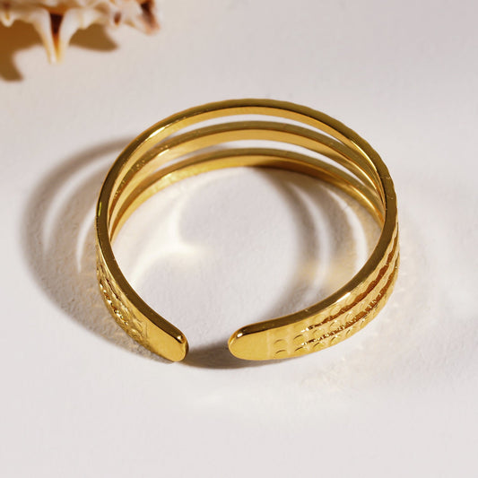 MYLAN: Embossed Circles Triple Stacked Ring