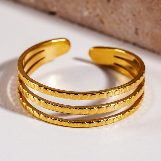 MYLAN: Embossed Circles Triple Stacked Ring