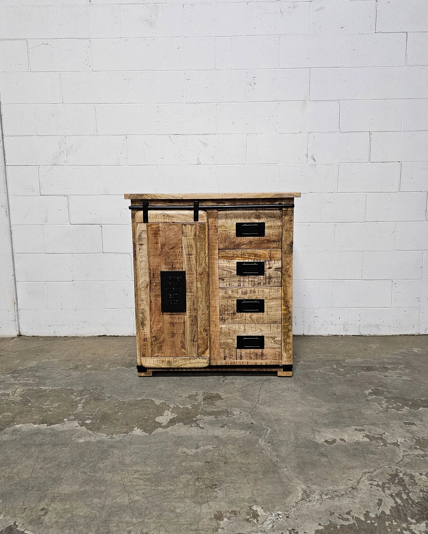 Meuble Commode Farmhouse en bois de manguier brut porte coulissante