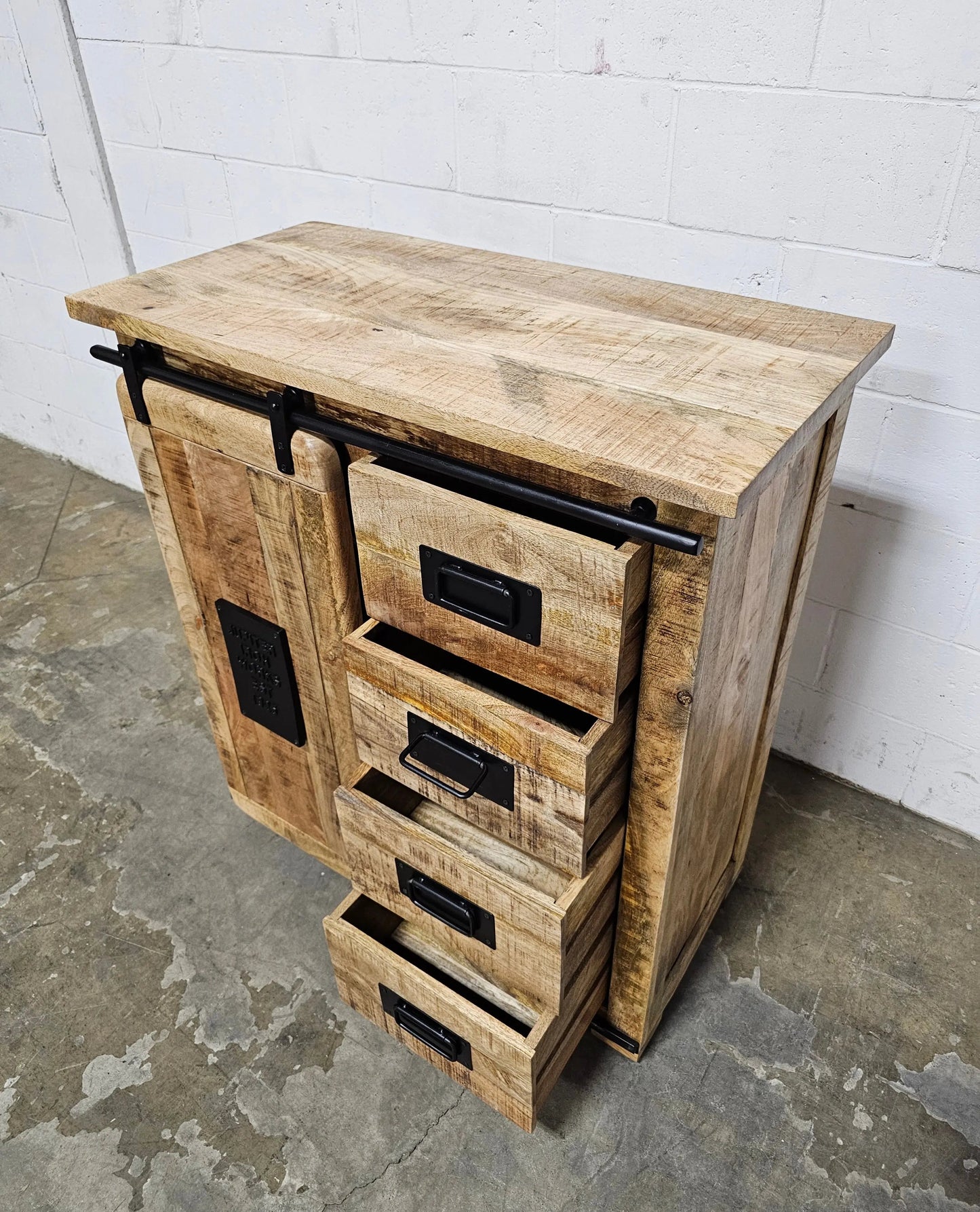 Meuble Commode Farmhouse en bois de manguier brut porte coulissante