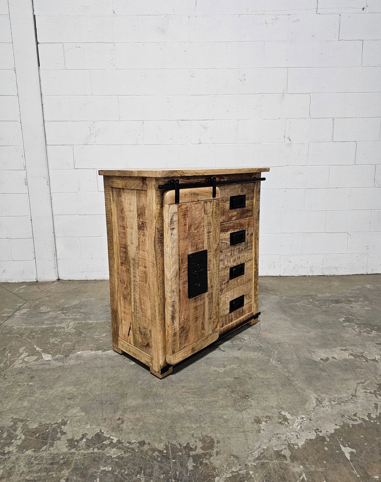 Meuble Commode Farmhouse en bois de manguier brut porte coulissante