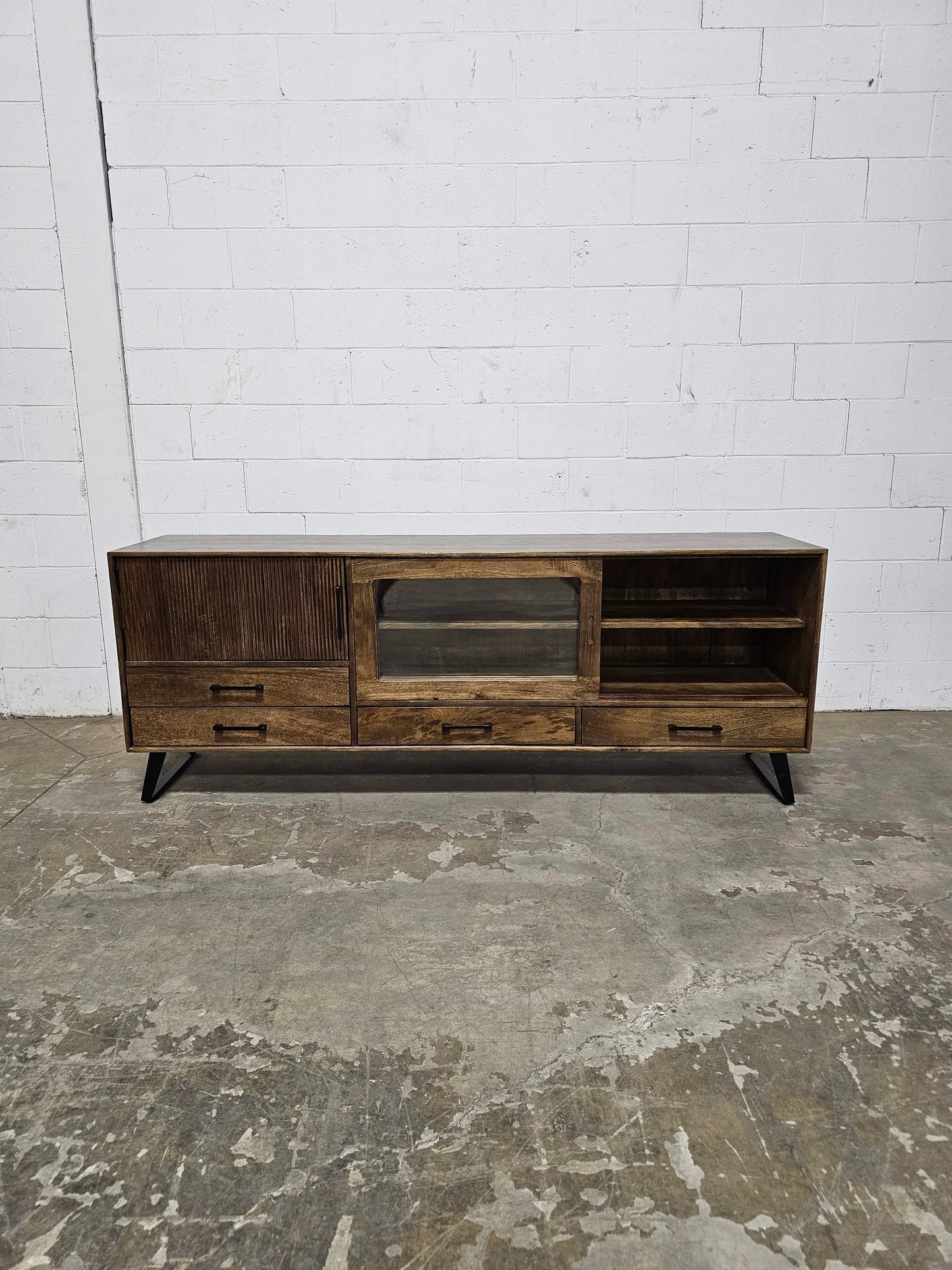 Meuble Télé Arezzo en bois de manguier portes coulissantes vitrées