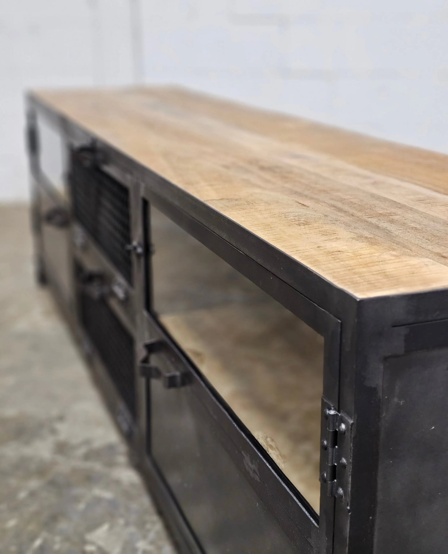 Meuble Télé Ibiza en bois de manguier et acier brut